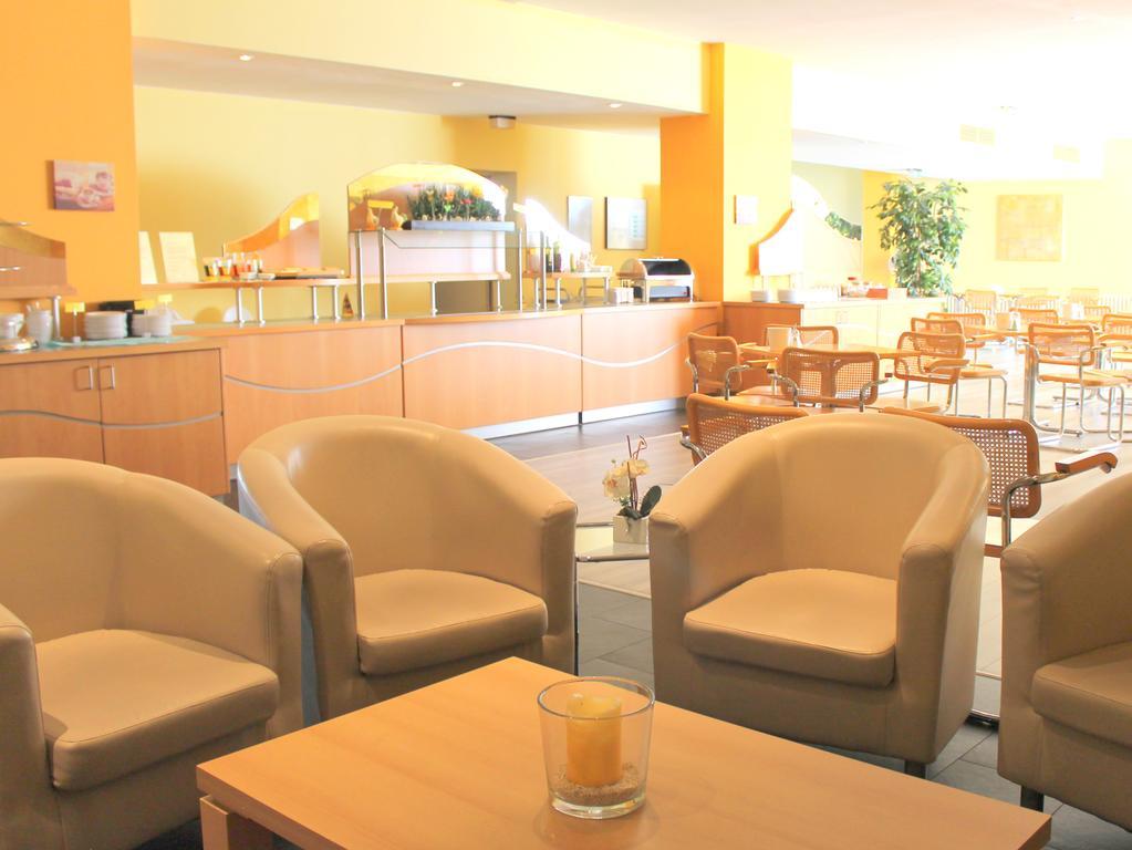 Terminal Hotel Koeln Exteriör bild