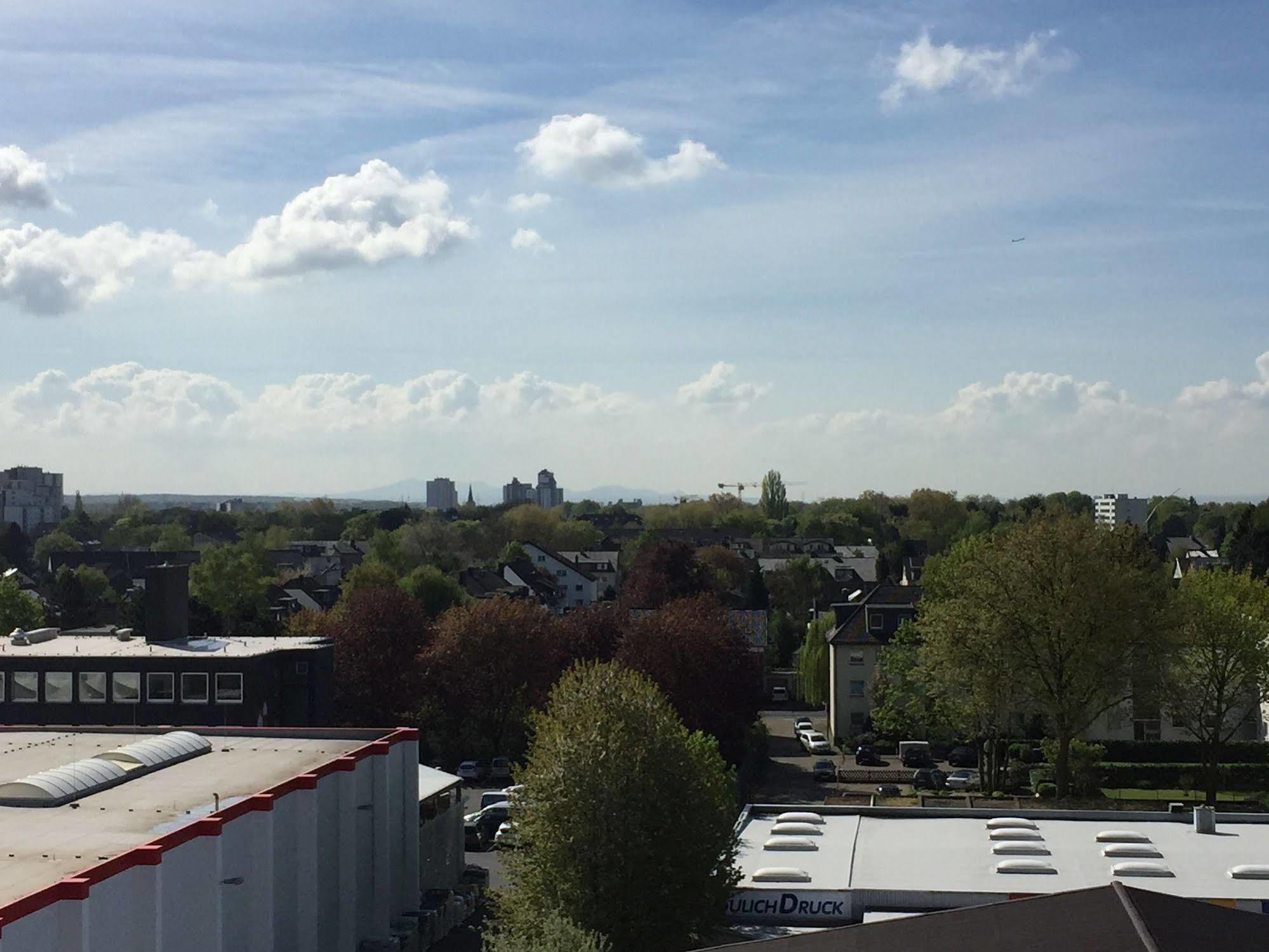 Terminal Hotel Koeln Exteriör bild